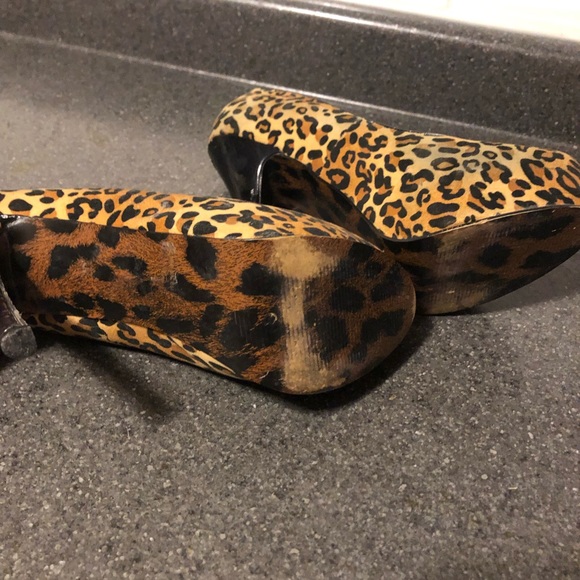 Bettie Page leopard print heels - size 9 - Picture 6 of 6